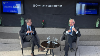 Ricardo Pumar y Joaquín López-Sáez, en los ‘Encuentros en Torre Sevilla’