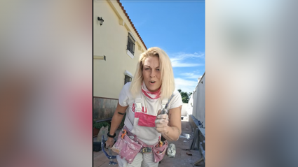 Cristina Moya, albañil, en un vídeo de TikTok
