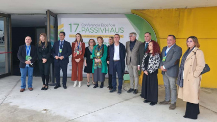 Representantes institucionales y expertos en la apertura de las jornadas sobre 'Passivhaus' en el Niemeyer