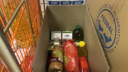 Algunos de los productos donados en el Gadis de A Coruña