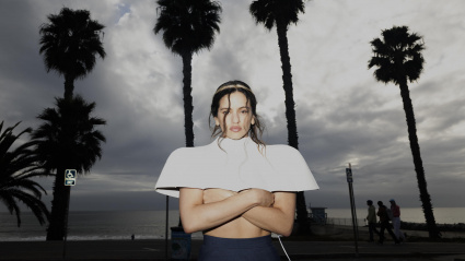 Fotografía cedida este lunes por Sony México de la cantante española Rosalía