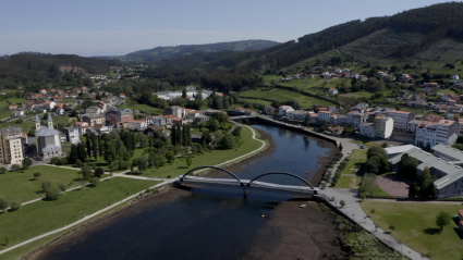Imagen panorámica de Xuvia, parte de Narón y de Neda
