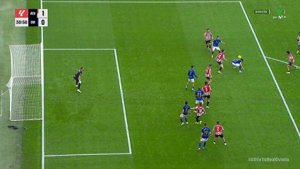 Fuera de juego del Oviedo en el partido ante el Athletic