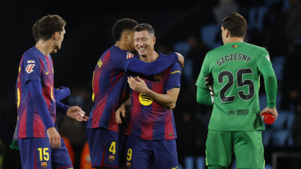 Los jugadores del FC Barcelona celebran el triunfo contra el Celta