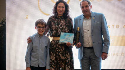 Uno de los momentos más emotivos de la noche llegaba con la entrega de un reconocimiento a COPE Jaén