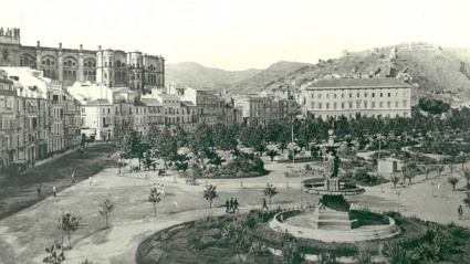 Antigua foto de la Aduana