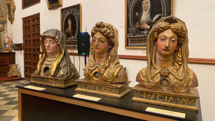 Exposición 'Reliquias y Relicarios' en la iglesia de San Miguel y San Julián, en Valladolid