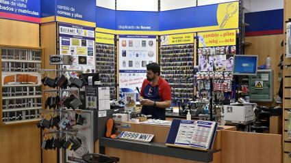 Servicio de duplicado de llaves, correas de reloj y carteras en venta.