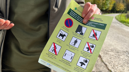 A falta de dos semanas para que concluya el dispositivo, ya han contabilizado más de 1.200 vehículos, han informado a más de 2.000 visitantes y han contado 182 perros.