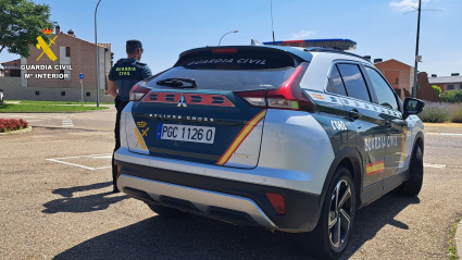 Coche de la Guardia Civil en Villamuriel de Cerrato