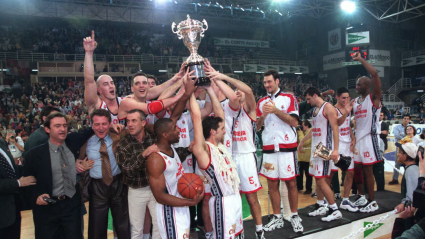 Víctor Luengo levanta la Copa del Rey de 1998 en Valladolid