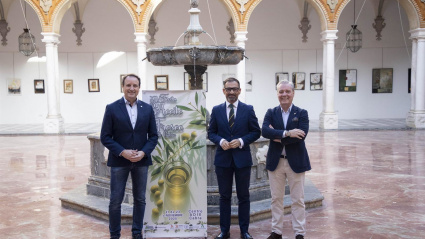Félix Romero (centro), en la presentación del cartel de la XIV Fiesta del Aceite Fresco de Cabra.POLITICA ANDALUCÍA ESPAÑA EUROPA CÓRDOBA ECONOMIADIPUTACIÓN DE CÓRDOBA