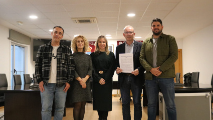 Lectura de la Declaración Institucional por un instituto en la localidad