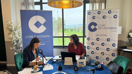 Gema Igual junto a Cristina Jimeno en la entrevista en el Campo de Golf de Mataleñas