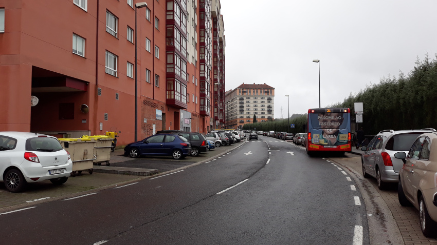 Bus 21 en una parada de Novo Mesoiro