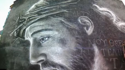 Caxete intentó aportar "un toque de color, simbolizando la luz de los cirios de Semana Santa en Viveiro, para iluminar el retrato realizado en blanco y negro"