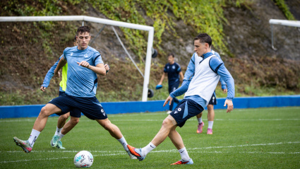 Luka Sucic toca un balón durante un partidillo en Zubieta