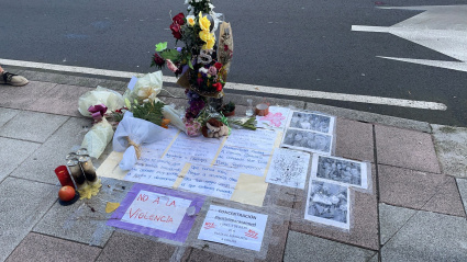 Altar dedicado a Samuel Luiz en A Coruña