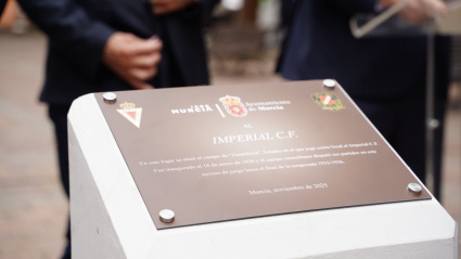 Inaugurado el monolito dedicado al Imperial