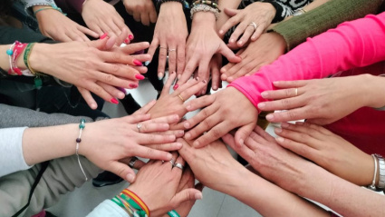 El consumo problemático de alcohol comienza, de media, a los 15–16 años, y en mujeres, es la primera causa de tratamiento