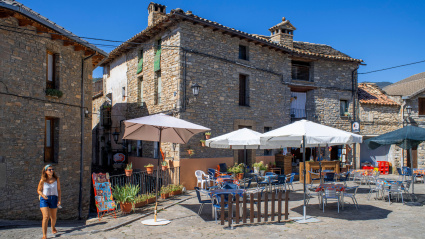 El Bar Murillo se encuentra en la plaza Eras Altas de Boltana, un pintoresco pueblecito de Huesca.