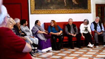 El obispo compartíó