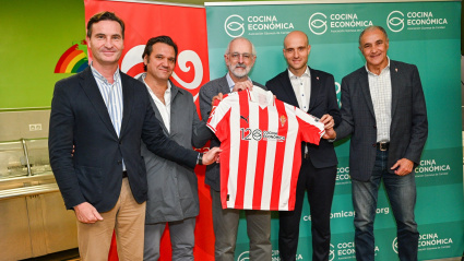 Acuerdo entre el Sporting y la Cocina Económica de Gijón por el 120 aniversario de ambos