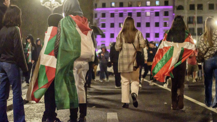 Cientos de jóvenes se han manifestado este sábado en Bilbao, convocados por la plataforma Palestinarekin Elkartasuna