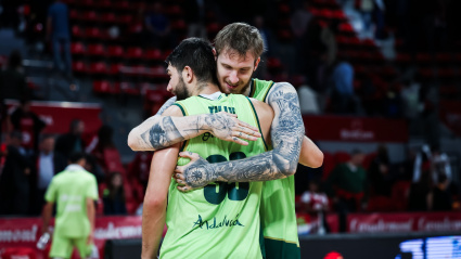 Balcerowski felicita a Tillie