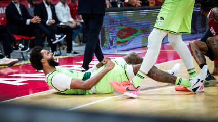 El triple de Webb cerró el partido