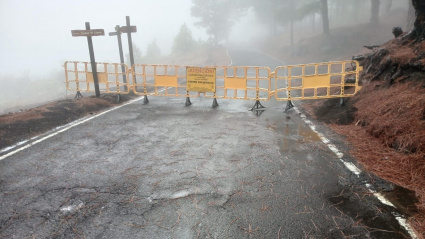 (Foto de ARCHIVO)Carretera cortada en la cumbre de El Hierro por el paso de la borrasca 'Claudia'REMITIDA / HANDOUT por CABILDO DE EL HIERROFotografía remitida a medios de comunicación exclusivamente para ilustrar la noticia a la que hace referencia la imagen, y citando la procedencia de la imagen en la firma13/11/2025