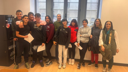 Estudiantes del IES Alas Clarín durante su visita a COPE Oviedo