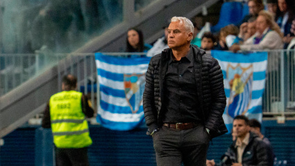 Sergio Pellicer, durante un partido al frente del banquillo del Málaga