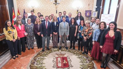 Entrega reconocimientos a seis empresas por su compromiso con la formación y el empleo de personas vulnerables