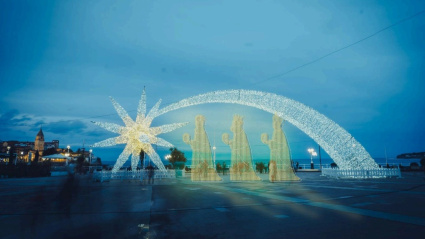 Recreación de la iluminación navideña de Gijón en el Náutico