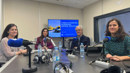 De izquierda a derecha: Olga Dosil, la periodista Paula Pájaro, Romám Gómez y Marta Dorribo