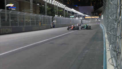 Alonso no ha podido adelantar a un Hamilton que salía de boxes con el neumático frío.