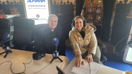 Fray Juan José Hernández con Cristina López Schlichting