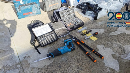 Algunas de las piezas de vehículos incautadas en la operación de la Policía Nacional de Valladolid