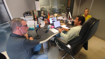 Carlos y Alberto Herrera junto a Adrienne Chaballe, en Herrera en COPE