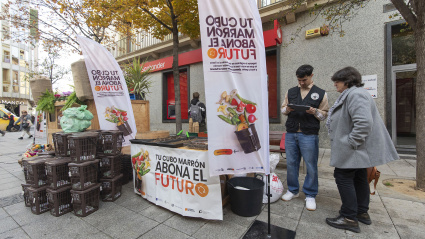 Campaña contenedor marrón de Grhusa