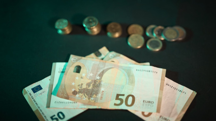 Billetes y monedas de Euro en efectivo