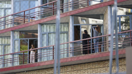 Varias jóvenes en el Colegio Mayor Santa Mónica de Madrid