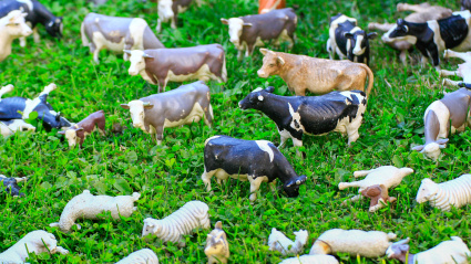 Imagen de recurso de varios animales de plástico