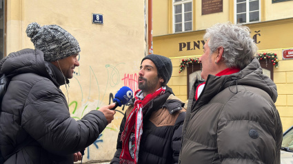 La afición rojiblanca ya se deja ver por Praga
