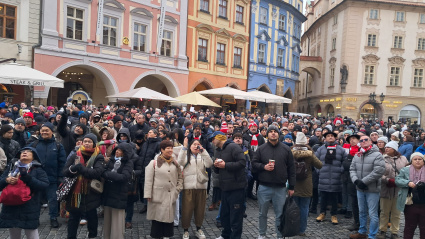 La afición rojiblanca ya se deja ver por Praga