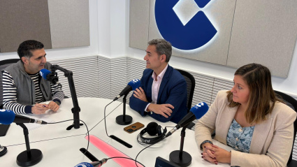 Los concejales del Ayuntamiento de Castellón de la Plana, Antonio Ortolá y Arantxa Miralles, en una entrevista en COPE