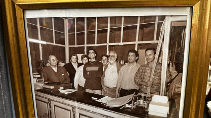 Tres generaciones juntas antes de la demolición del edificio previo a la restauración
