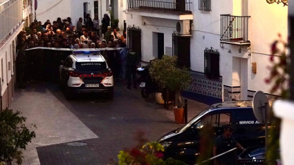 Calle en Torrox (Málaga) donde han fallecido cuatro personas de una familia tras un posible escape de gas