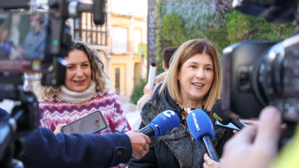 Momento de la rueda de prensa de Maria de las Huertas García y Rosa Medina